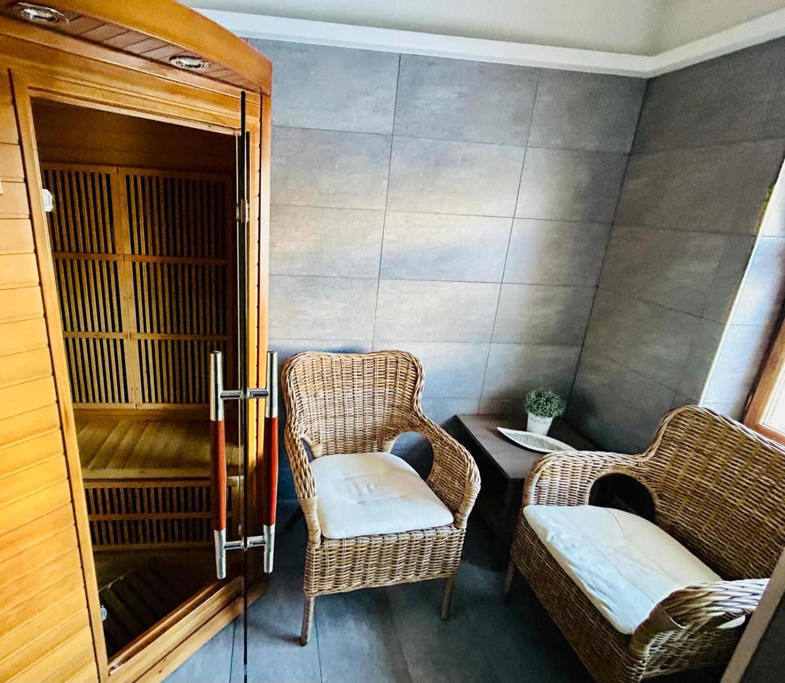 Dvur Stran & Wellness Гостьовий будинок 3*