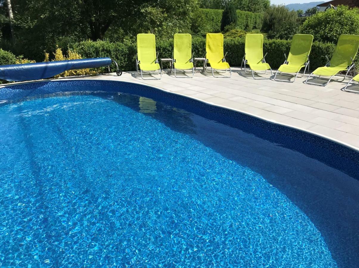 Dvur Stran & Wellness 3*